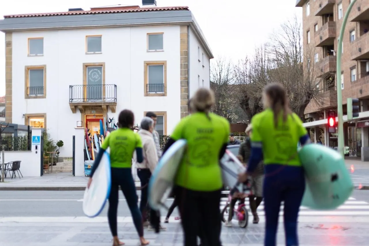 Albergue Zarautz Surf House 0*,