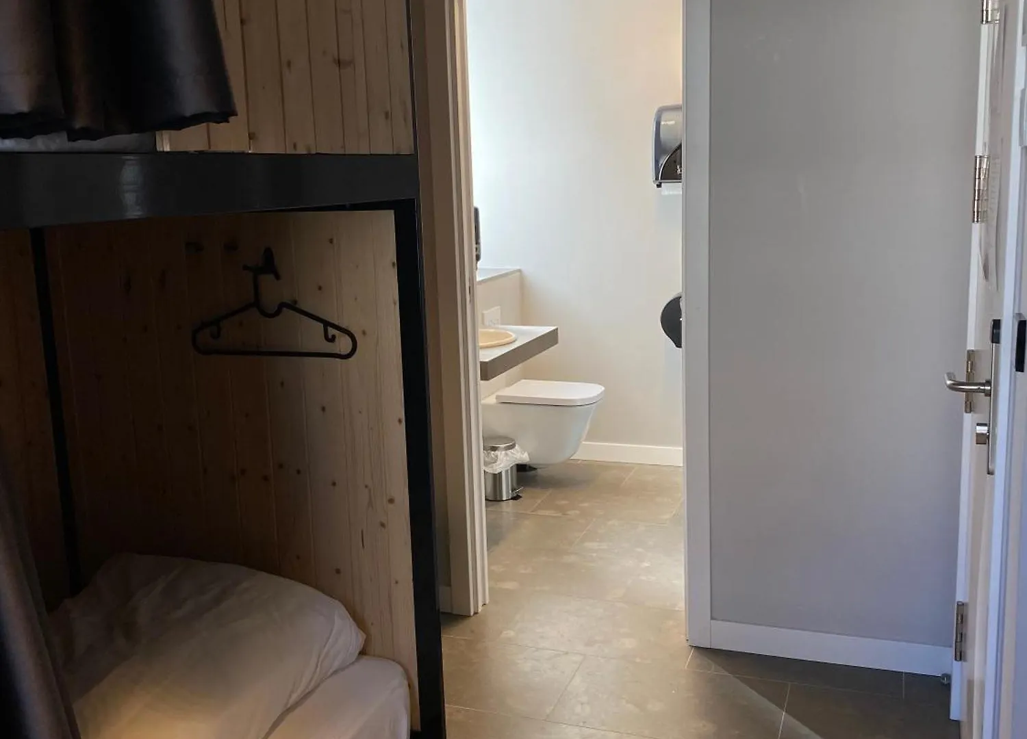 Zarautz Surf Houseホステル 0*,  スペイン
